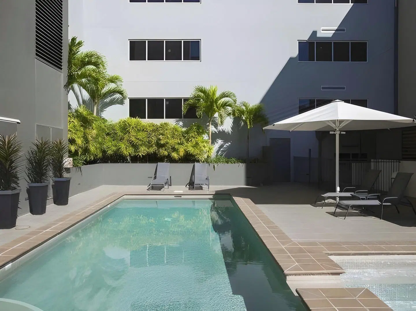 Grand Hotel Townsville OUTDOOR_POOL