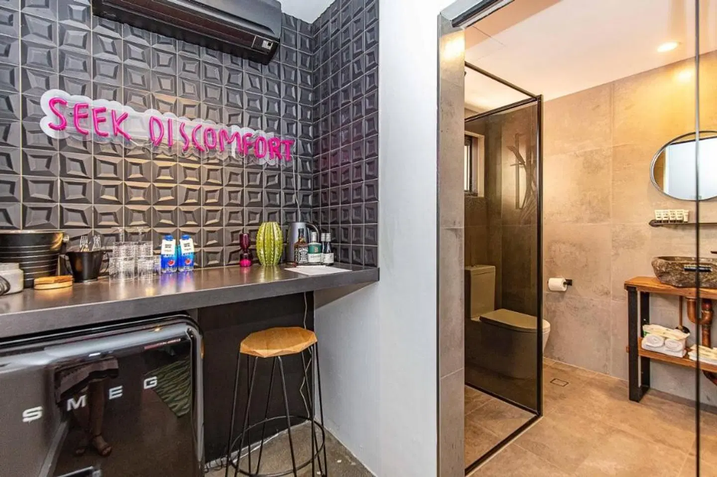 The Pink Hotel Coolangatta Bar