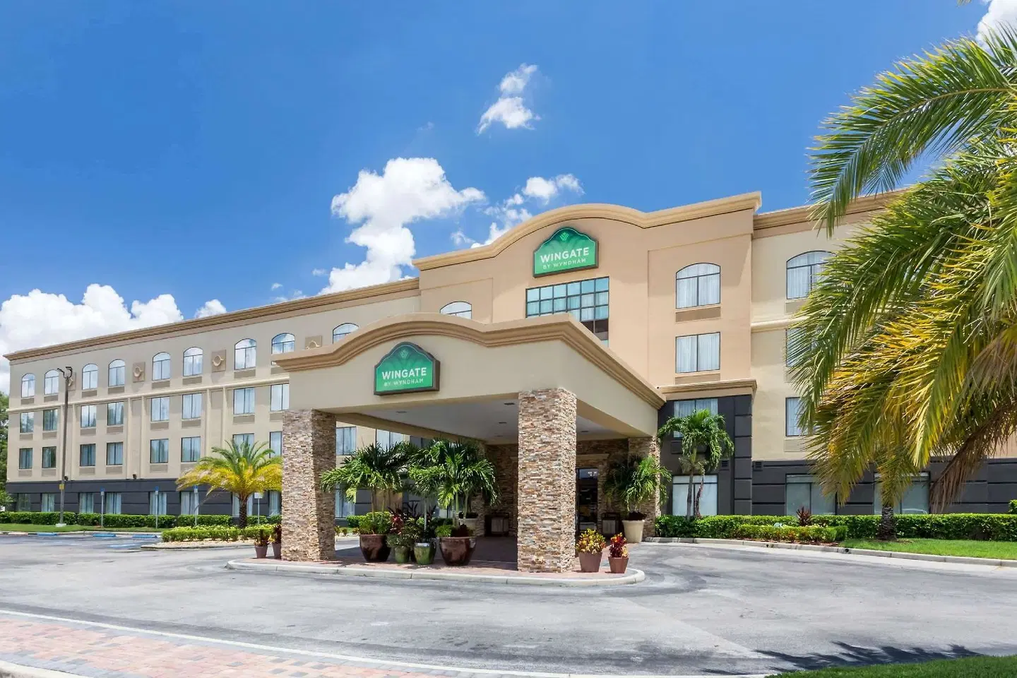 Wingate by Wyndham Convention Ctr Closest Universal Orlando EXTERIOR