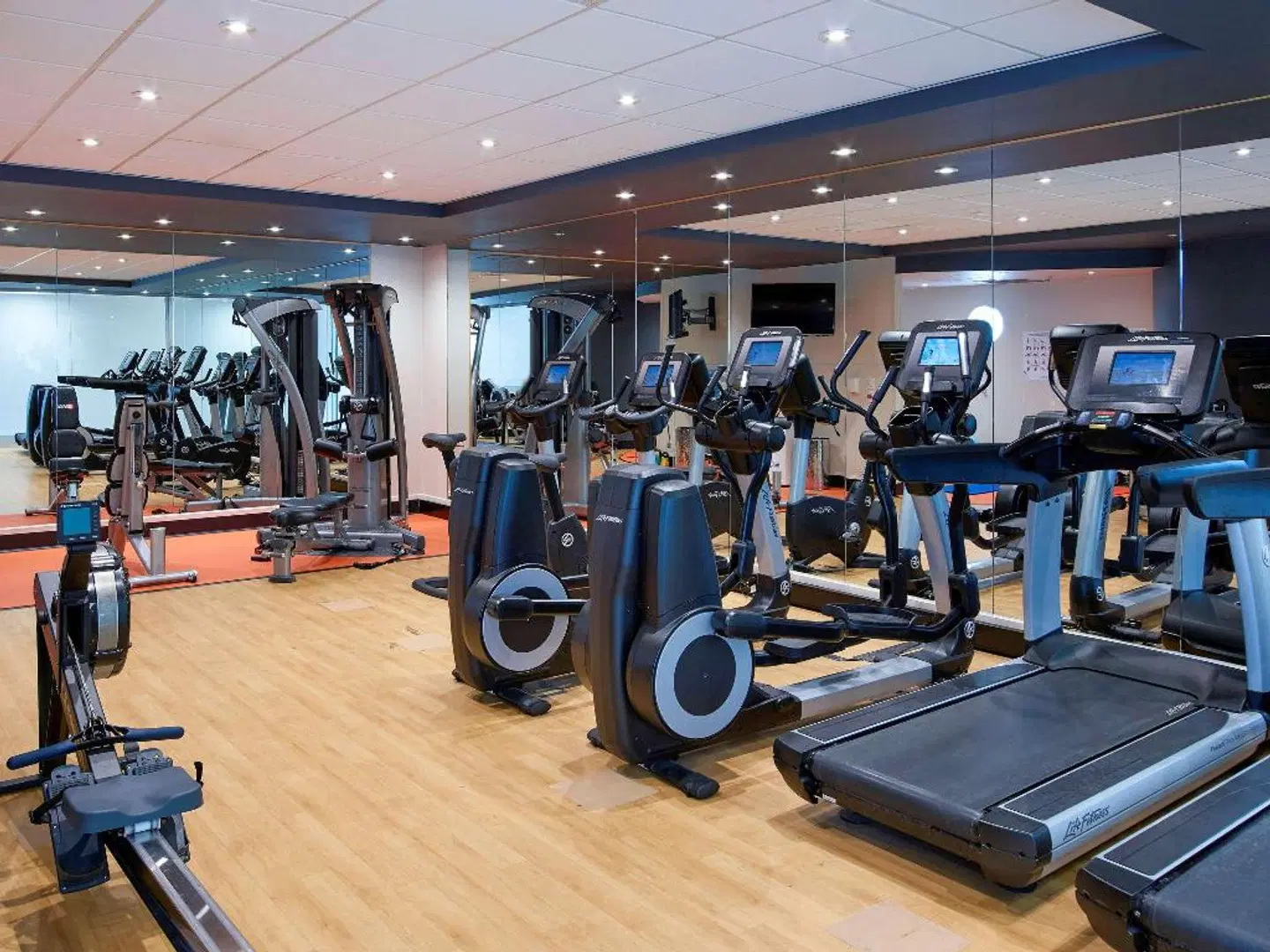Pullman Melbourne On the Park SPORTS_AND_LEISURE