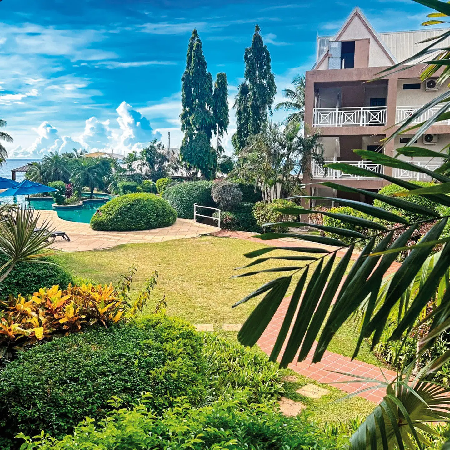 Tropikist Beach Hotel & Resort Garten