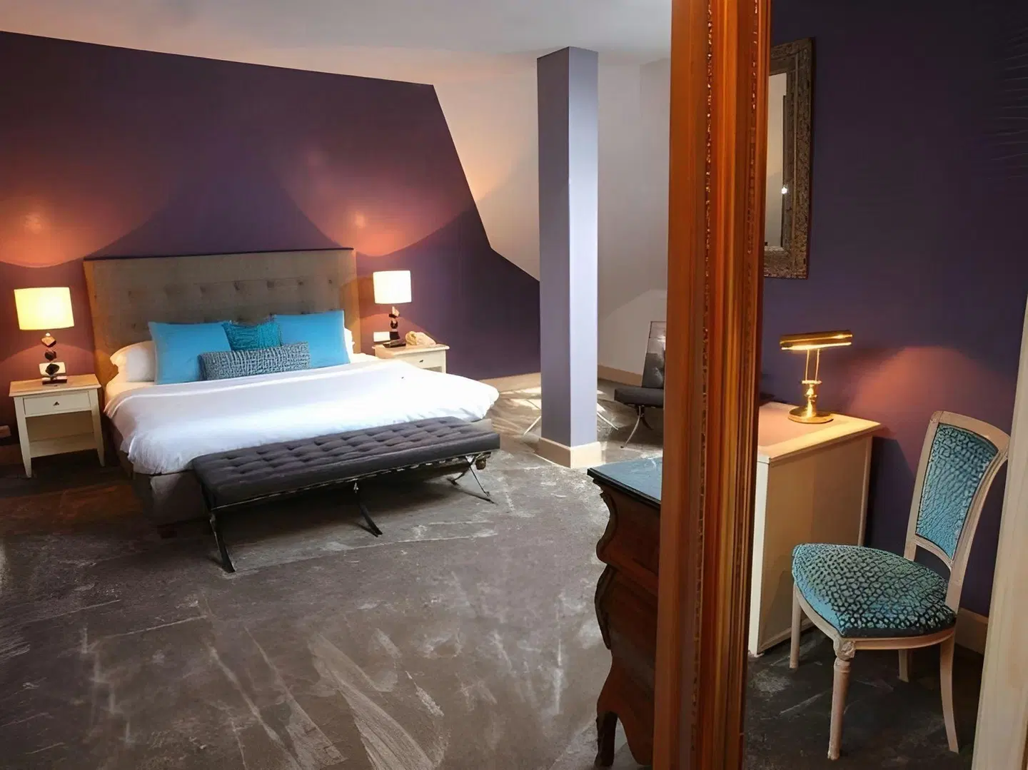 Friday Hotel ROOM_EXAMPLE