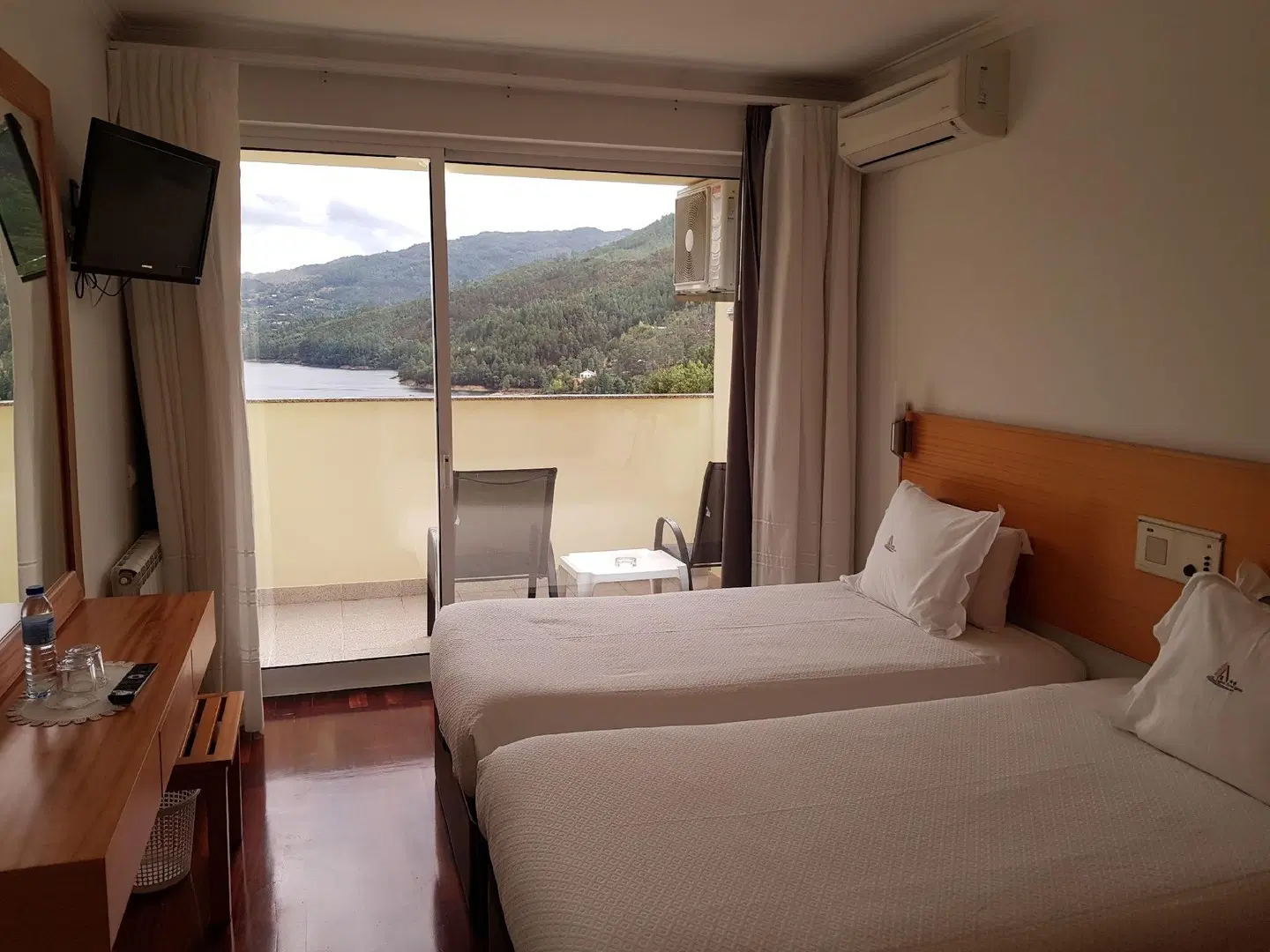 Lagoa Azul do Geres ROOM_EXAMPLE