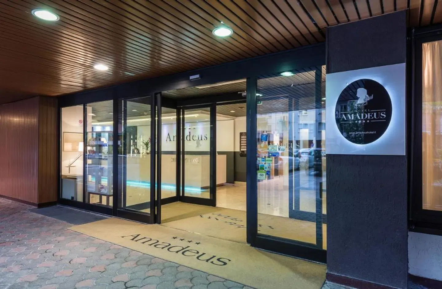 iH Hotels Bologna Amadeus LOUNGE_LOBBY