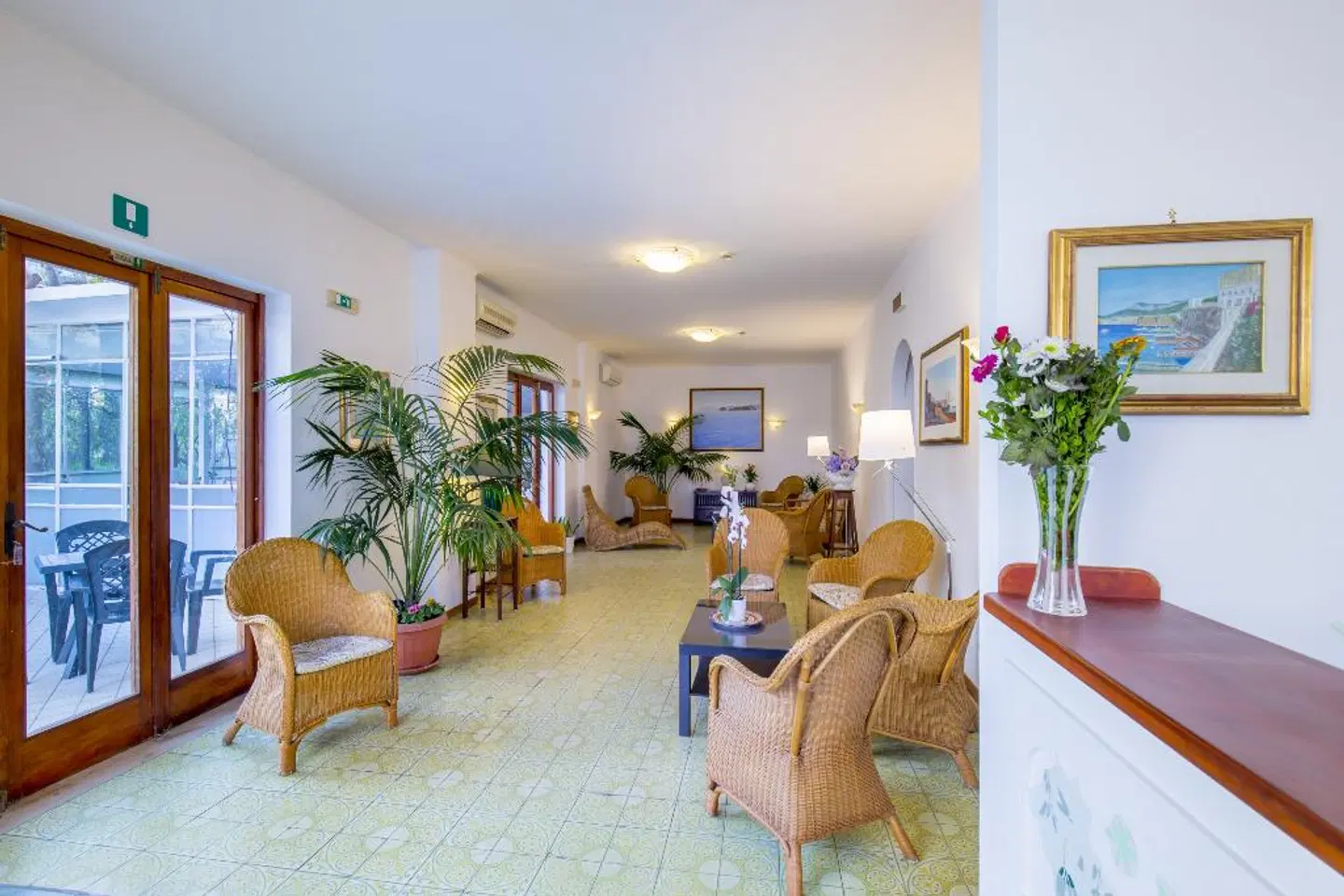 Angelina LOUNGE_LOBBY