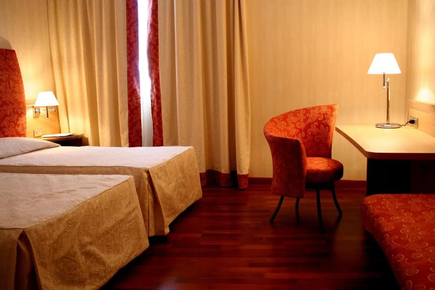 Poli Hotel ROOM_EXAMPLE