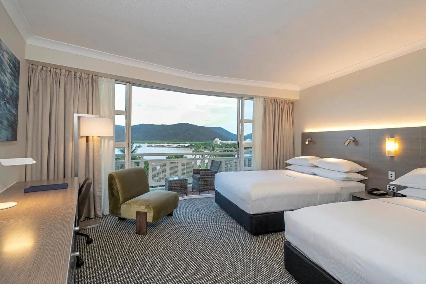 DoubleTree by Hilton Cairns ROOM_EXAMPLE