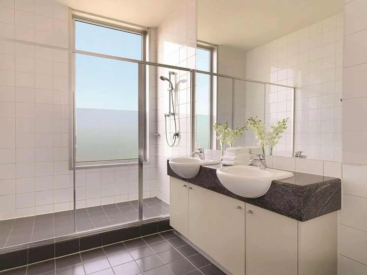 Adina Apartment Hotel Melbourne, Flinders Street Badezimmer
