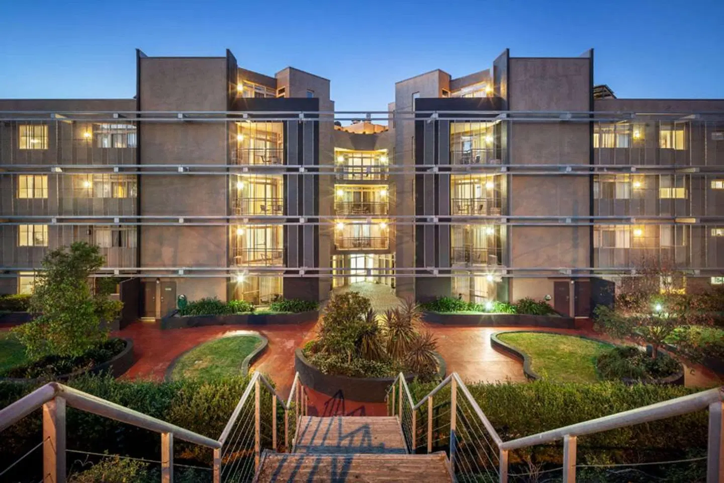 Mantra Castle Hill Sydney EXTERIOR