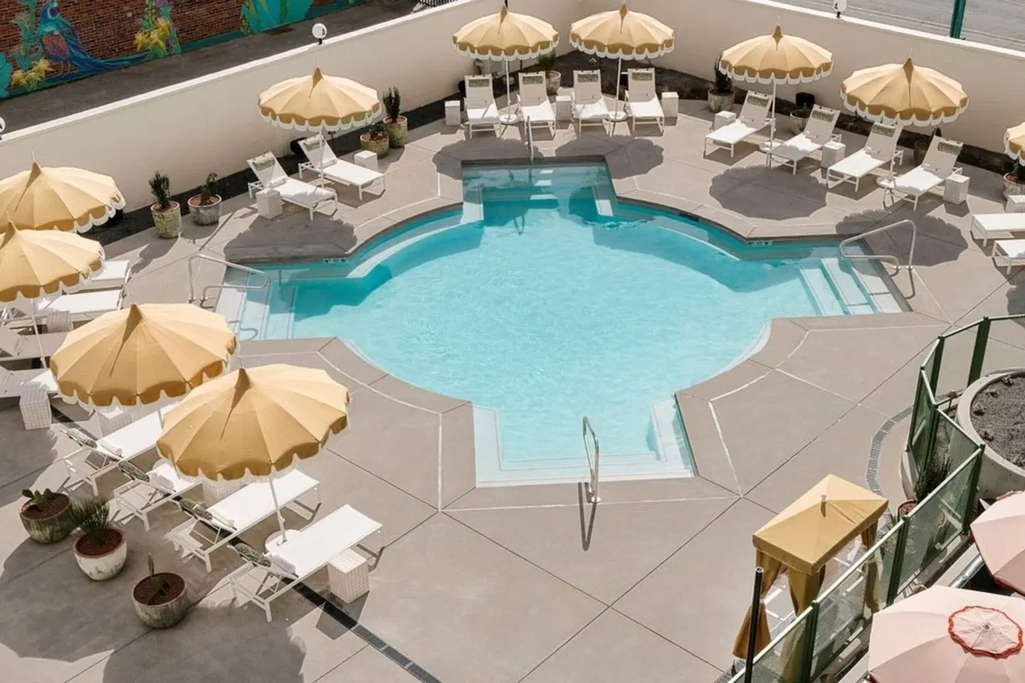 ARRIVE Albuquerque OUTDOOR_POOL