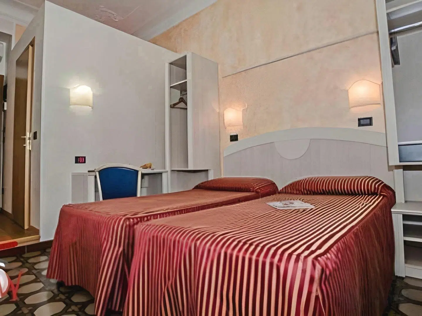 Panizza ROOM_EXAMPLE