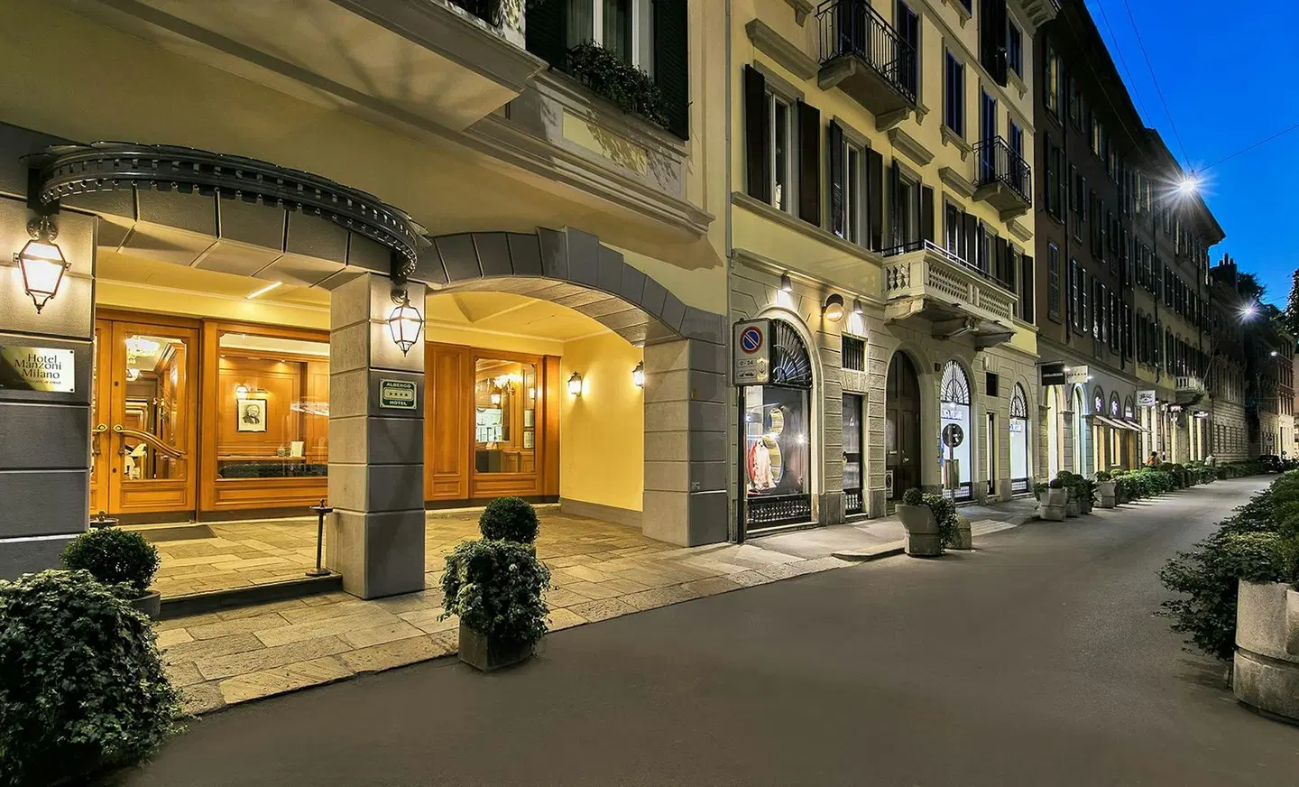 Hotel Manzoni EXTERIOR