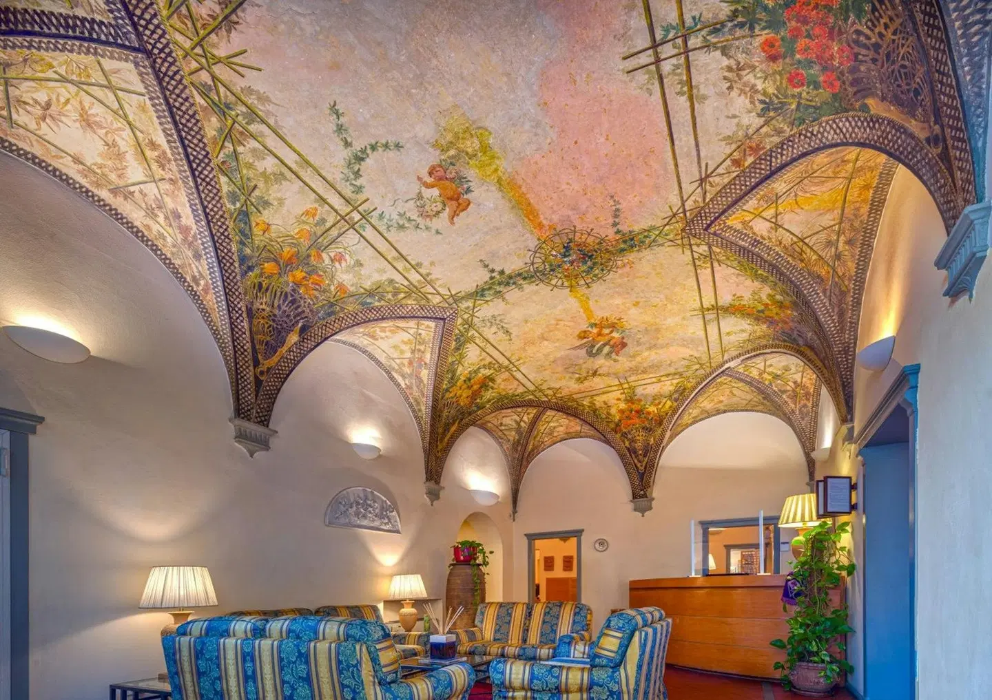Botticelli LOUNGE_LOBBY