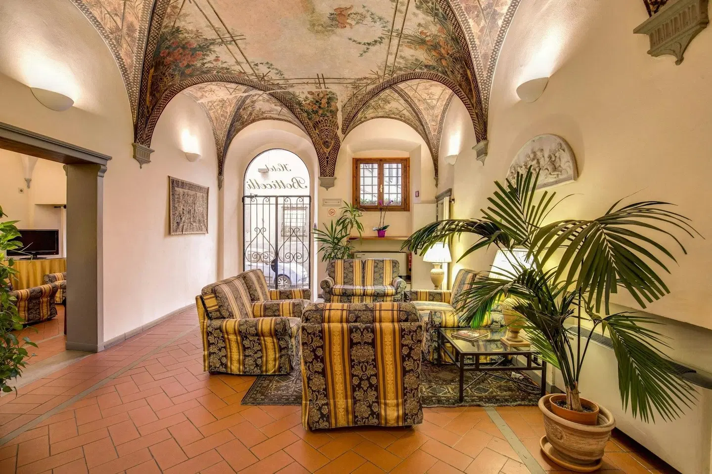 Botticelli LOUNGE_LOBBY