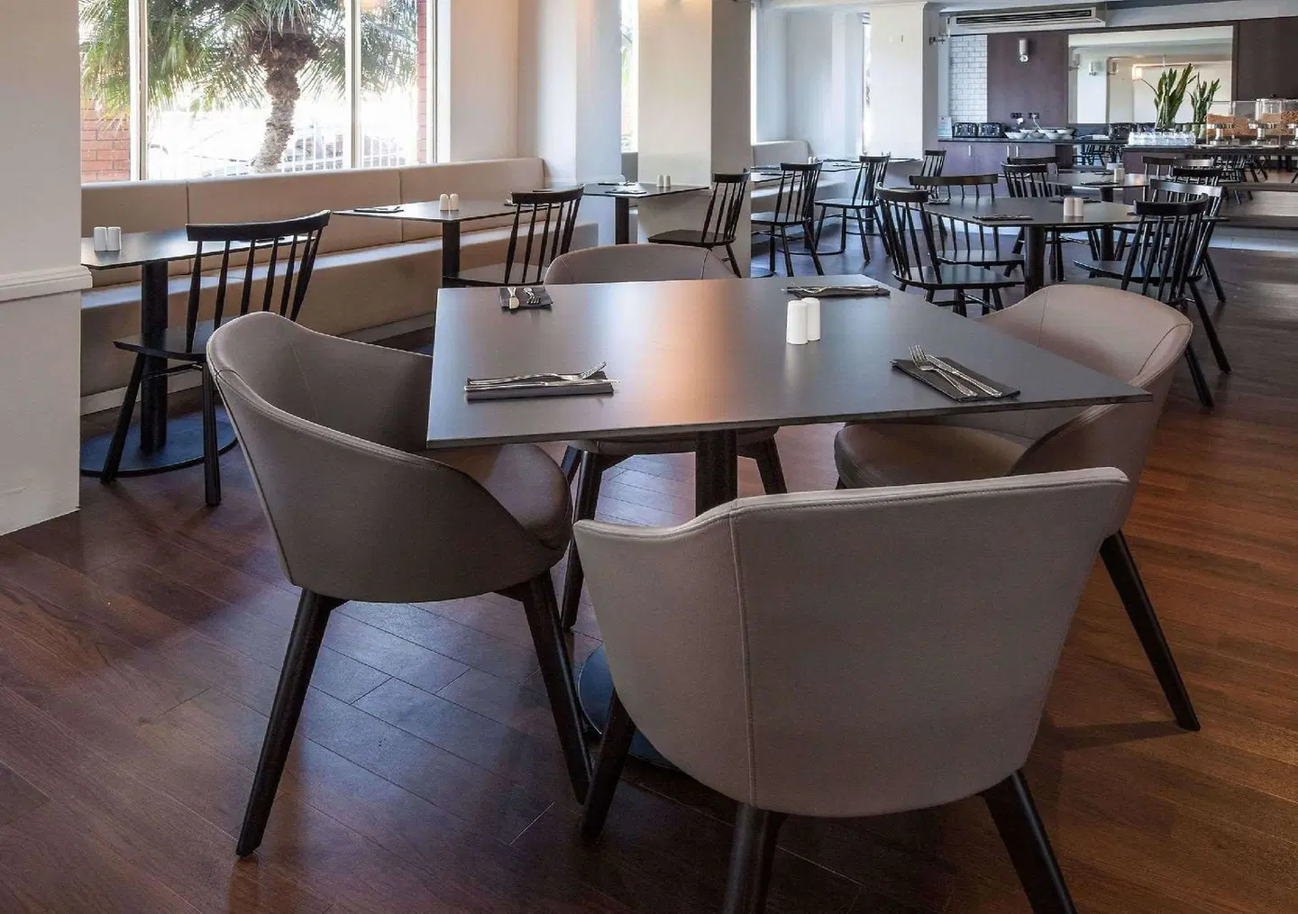 Silkari Urban CKS Sydney Airport Hotel Bar