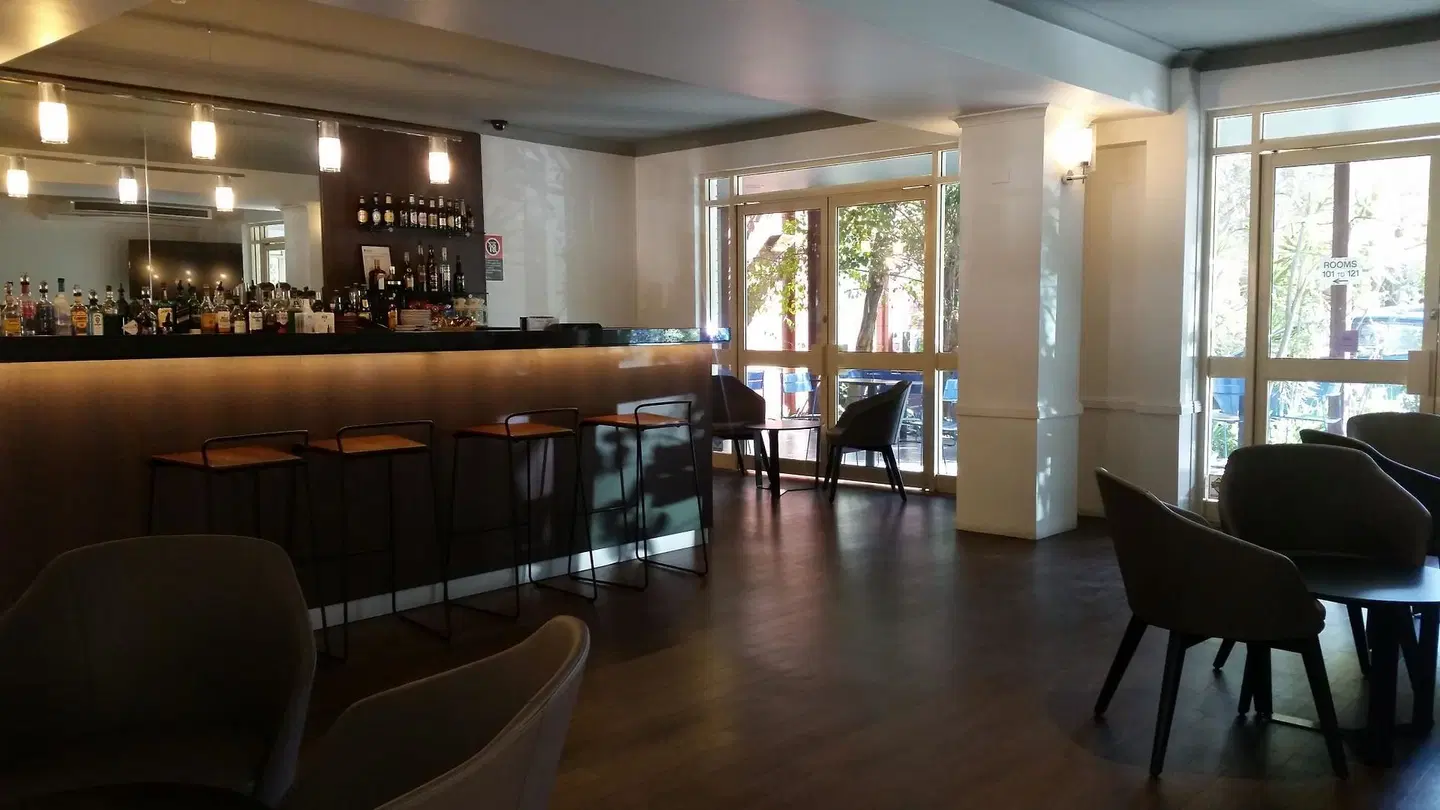 Silkari Urban CKS Sydney Airport Hotel Bar