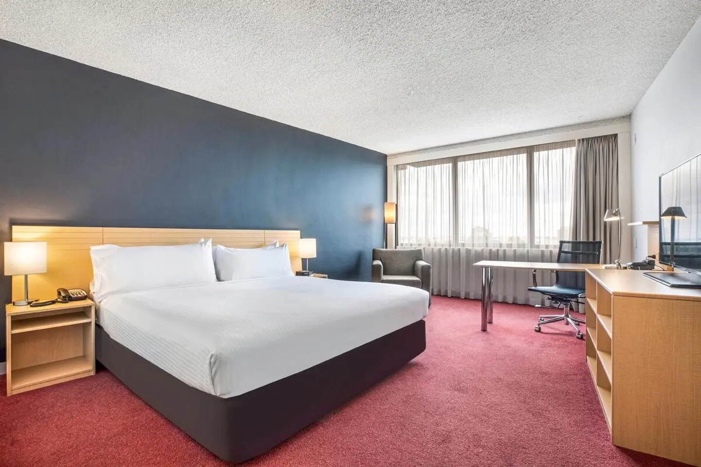 Holiday Inn Melbourne Airport ROOM_EXAMPLE