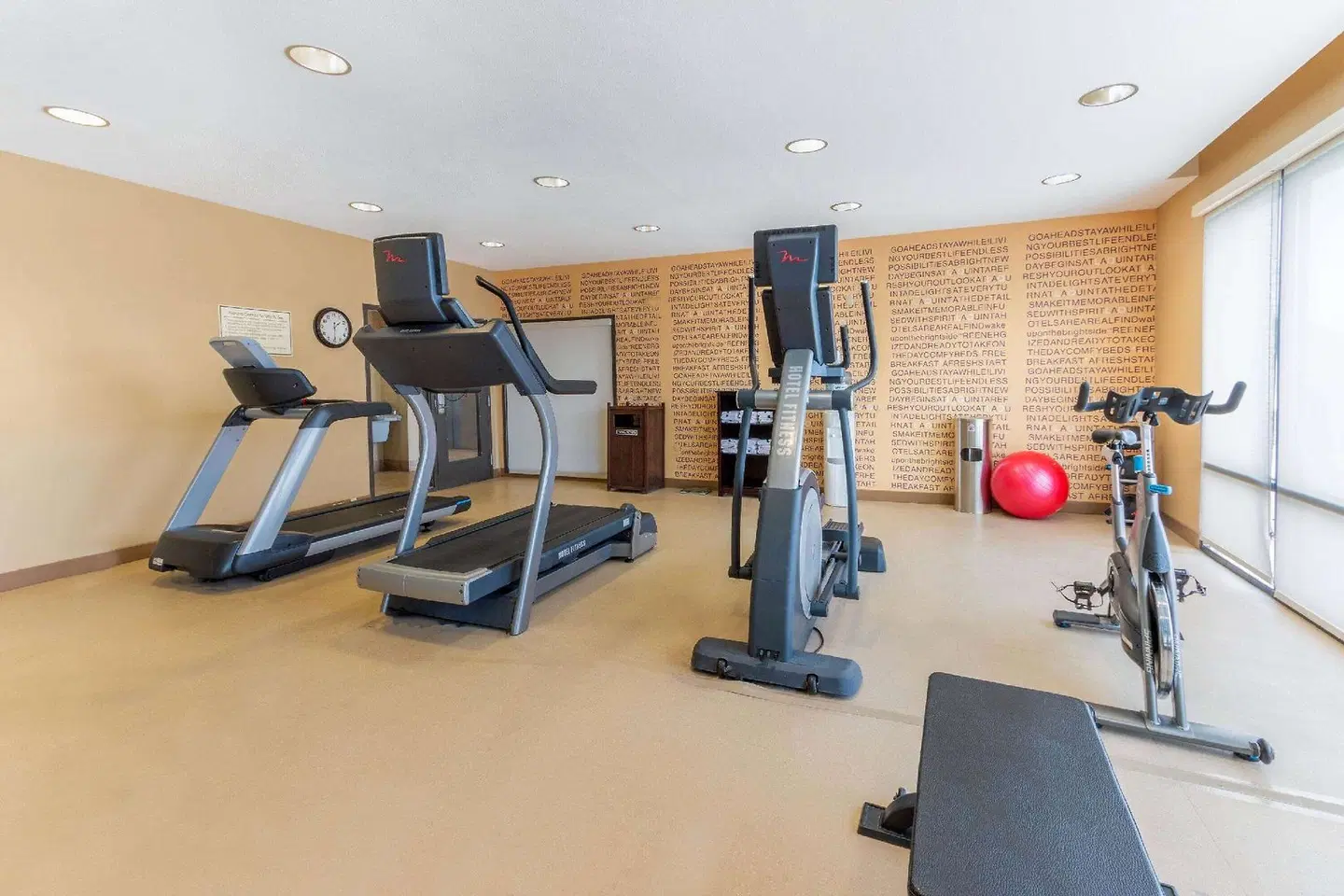 La Quinta Inn & Suites by Wyndham Carlsbad SPORTS_AND_LEISURE