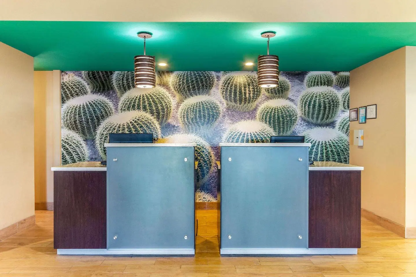 La Quinta Inn & Suites by Wyndham Carlsbad LOUNGE_LOBBY