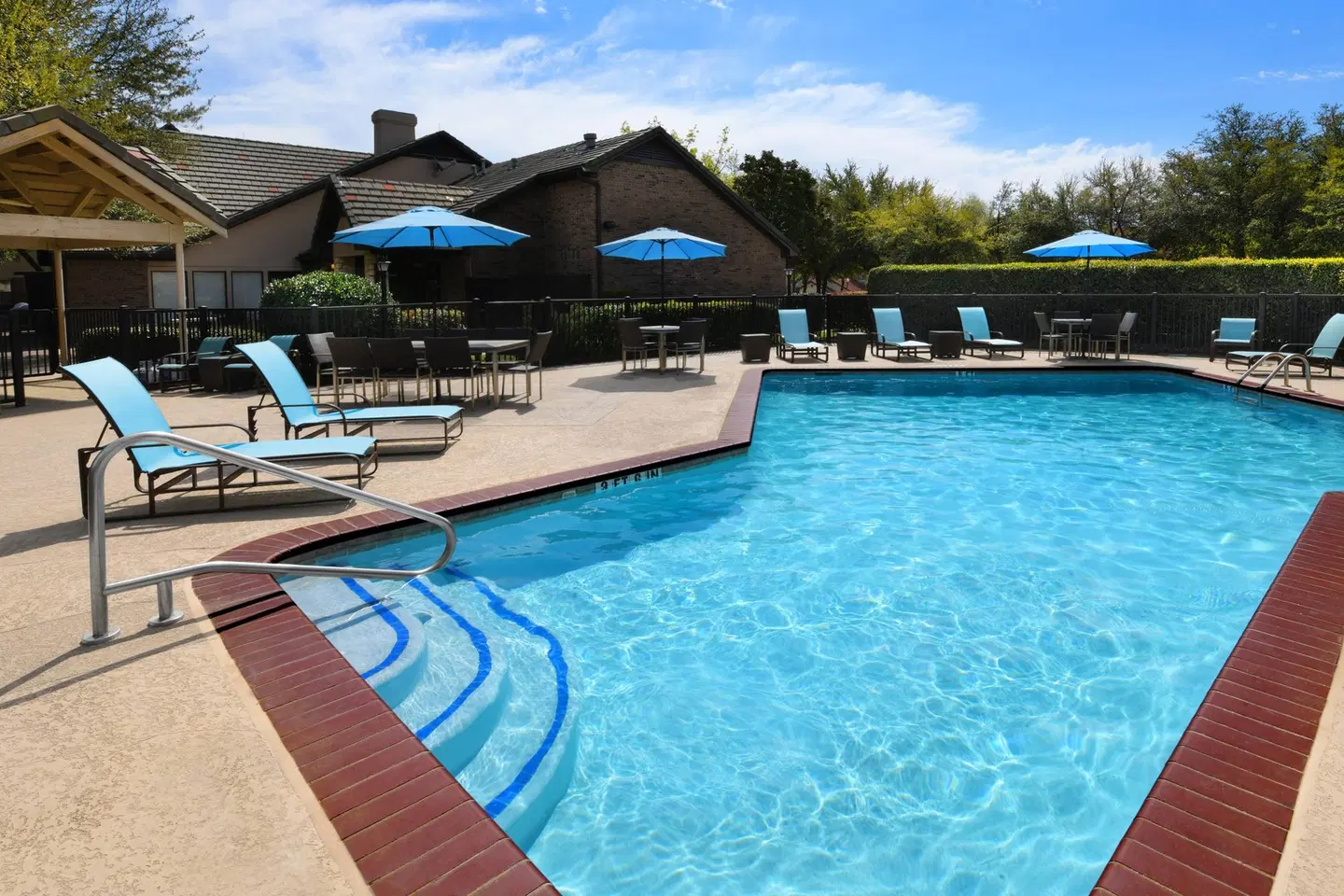 Residence Inn by Marriott Dallas Plano/Legacy OUTDOOR_POOL
