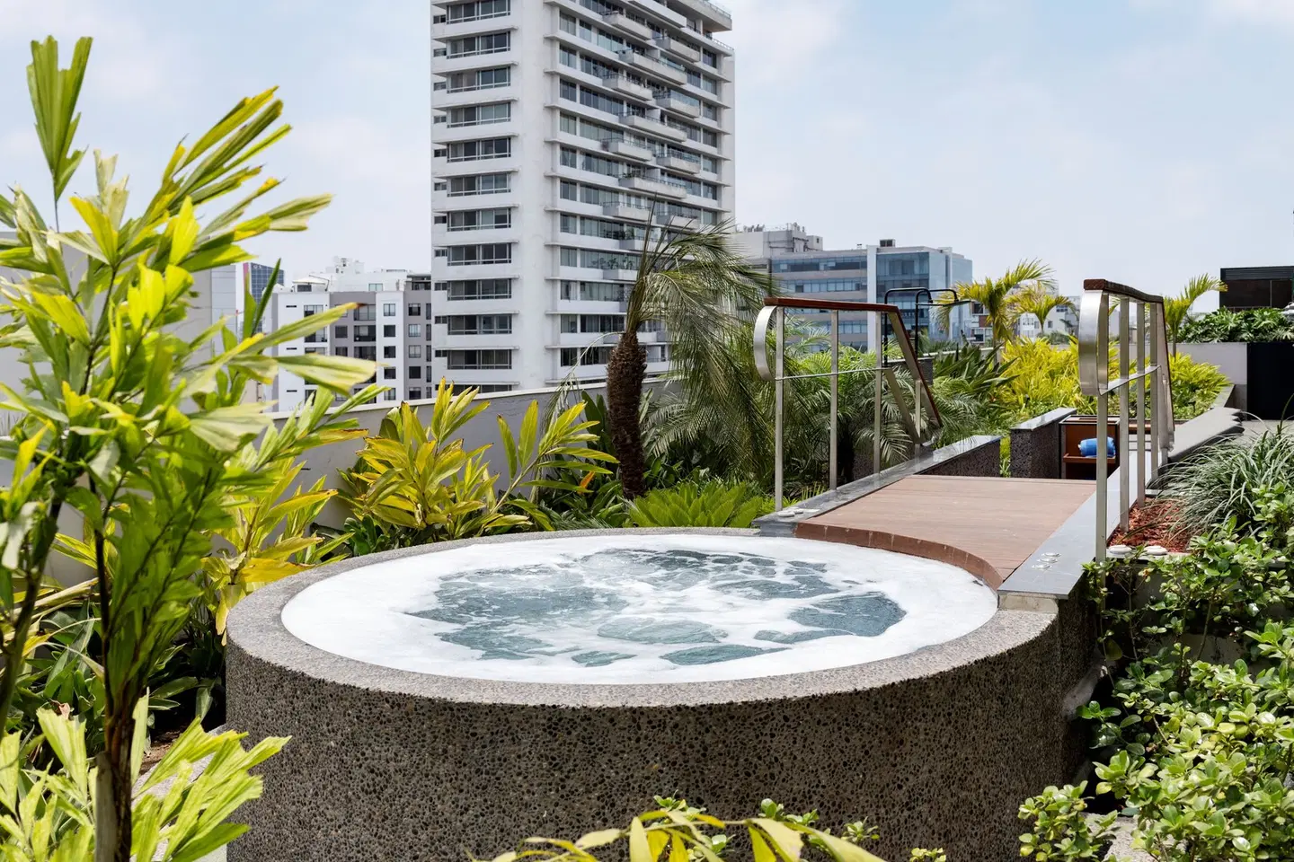 DoubleTree by Hilton Lima San Isidro EXTERIOR