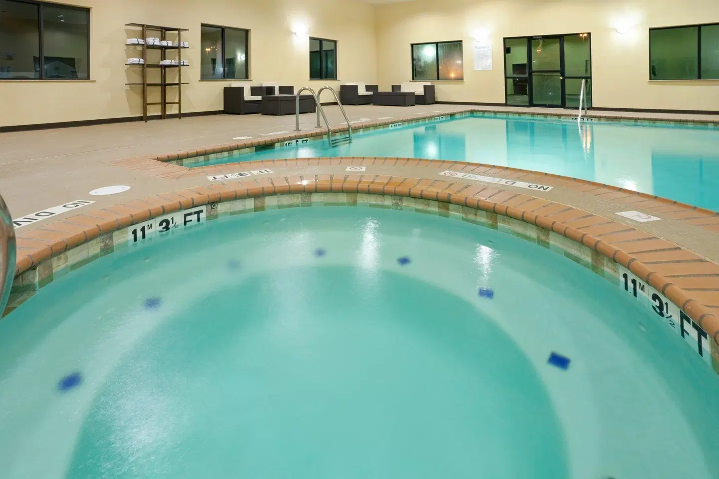 Holiday Inn Express & Suites Lubbock West by IHG Hallenbad