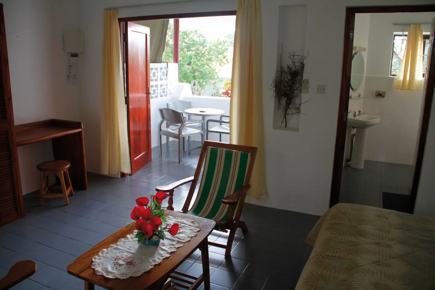Daniella's Bungalows ROOM_EXAMPLE