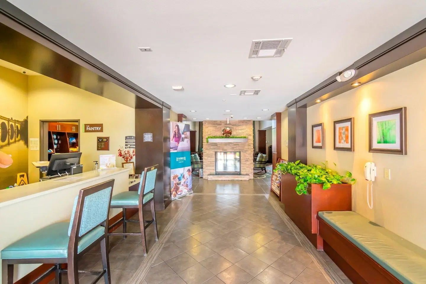 Staybridge Suites Houston IAH - Beltway 8 by IHG LOUNGE_LOBBY