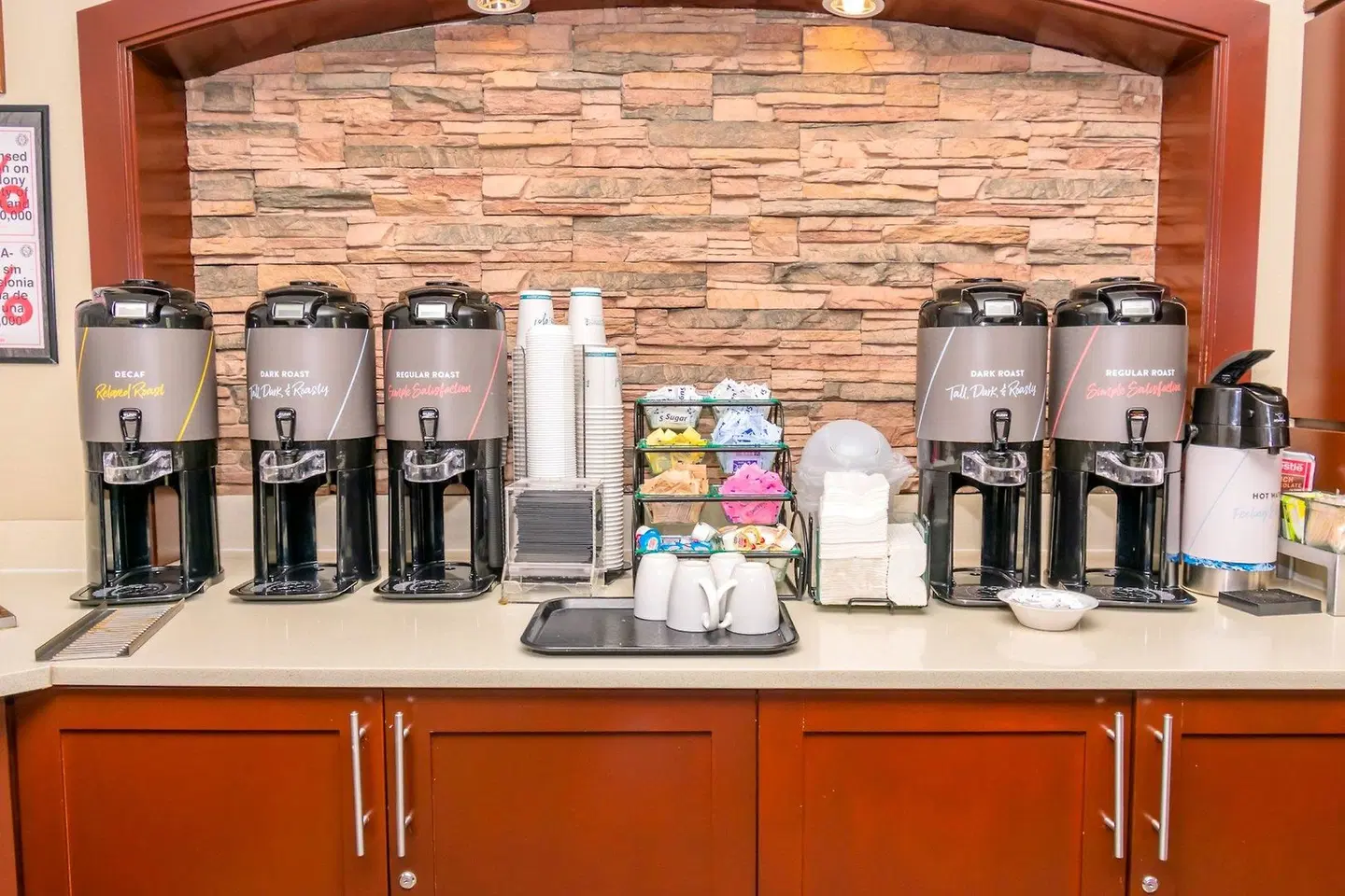 Staybridge Suites Houston IAH - Beltway 8 by IHG Bar