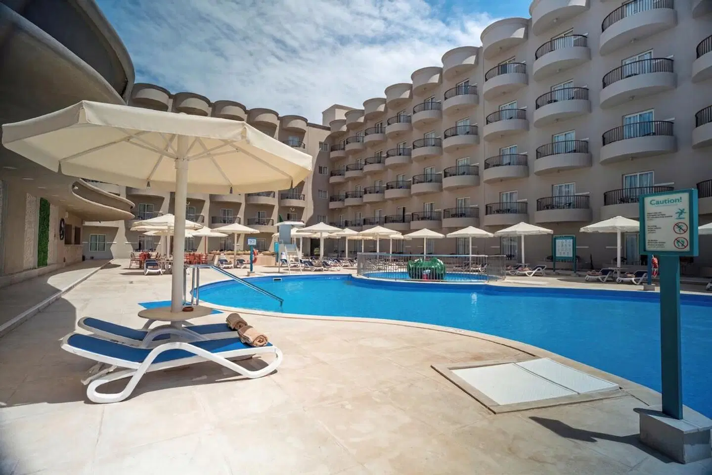 SUNRISE Serano Club Resort OUTDOOR_POOL