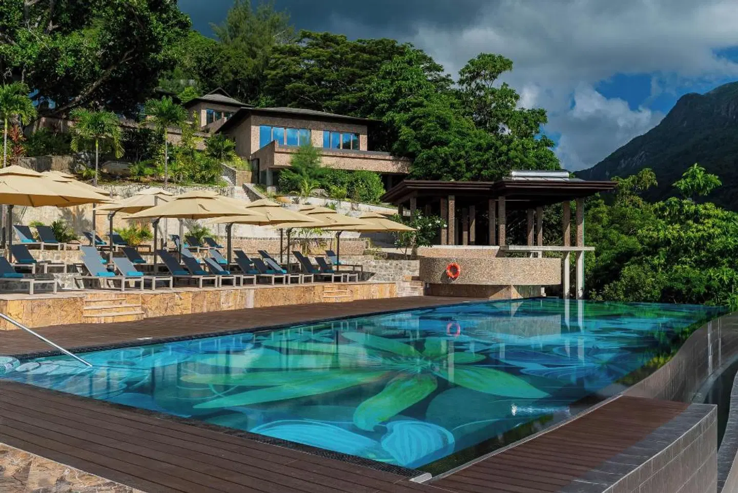 Garden Hill Resort & Spa OUTDOOR_POOL