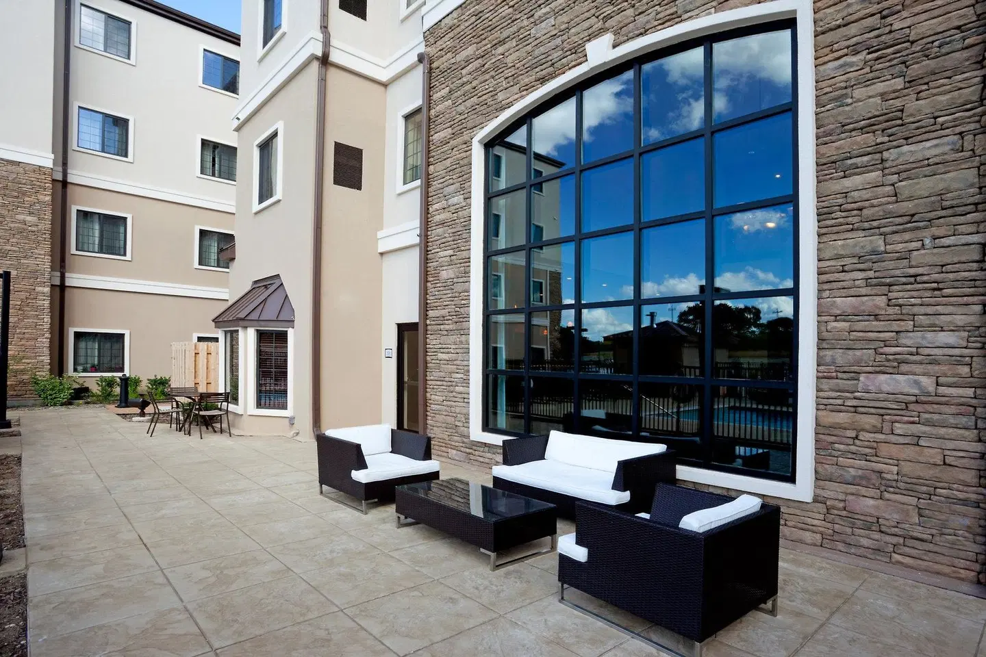 Staybridge Suites San Antonio Sea World by IHG EXTERIOR