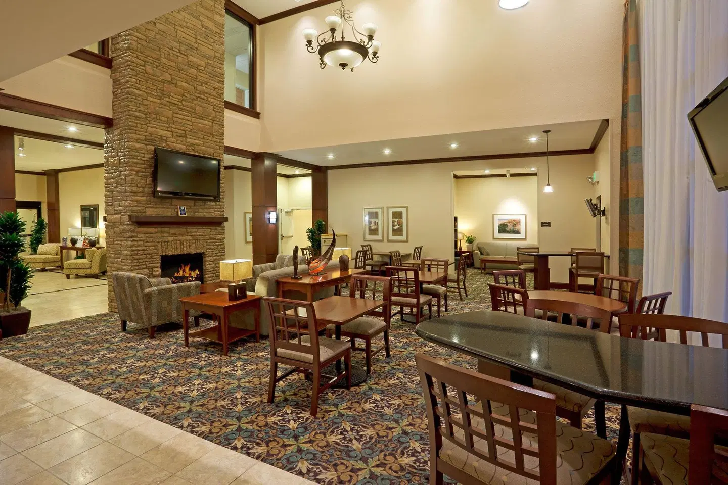 Staybridge Suites San Antonio Sea World by IHG Bar