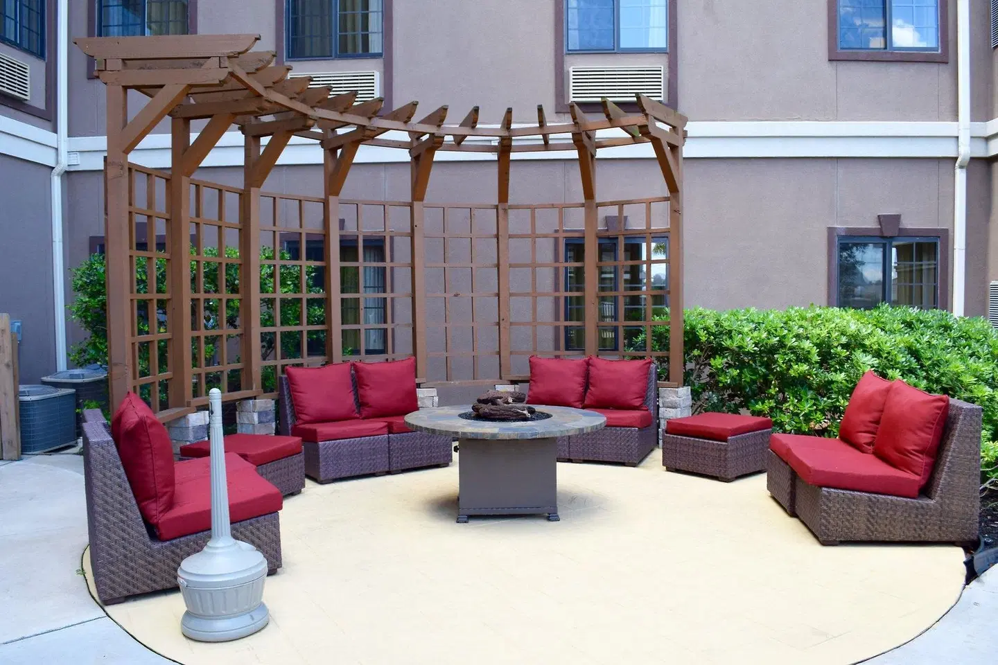 Staybridge Suites Houston Stafford - Sugar Land by IHG Terrasse