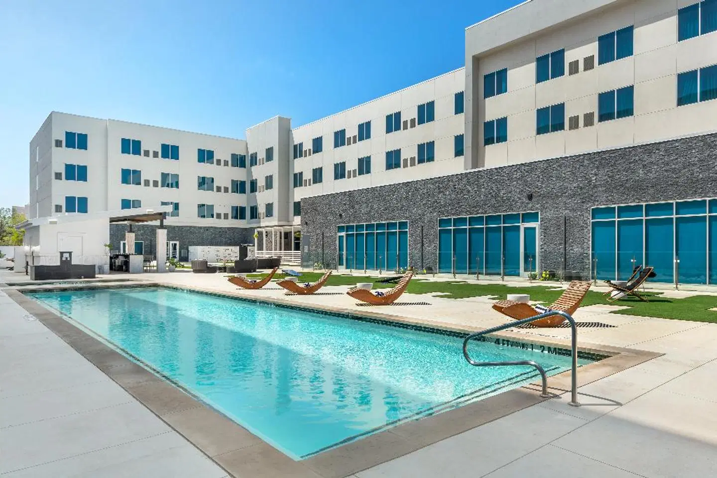 EVEN Hotels Waco - University Area by IHG OUTDOOR_POOL