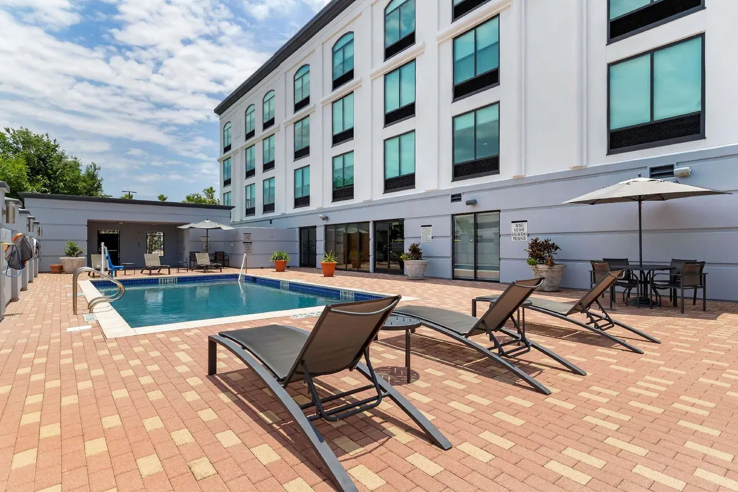 Best Western Plus McAllen Airport Hotel OUTDOOR_POOL