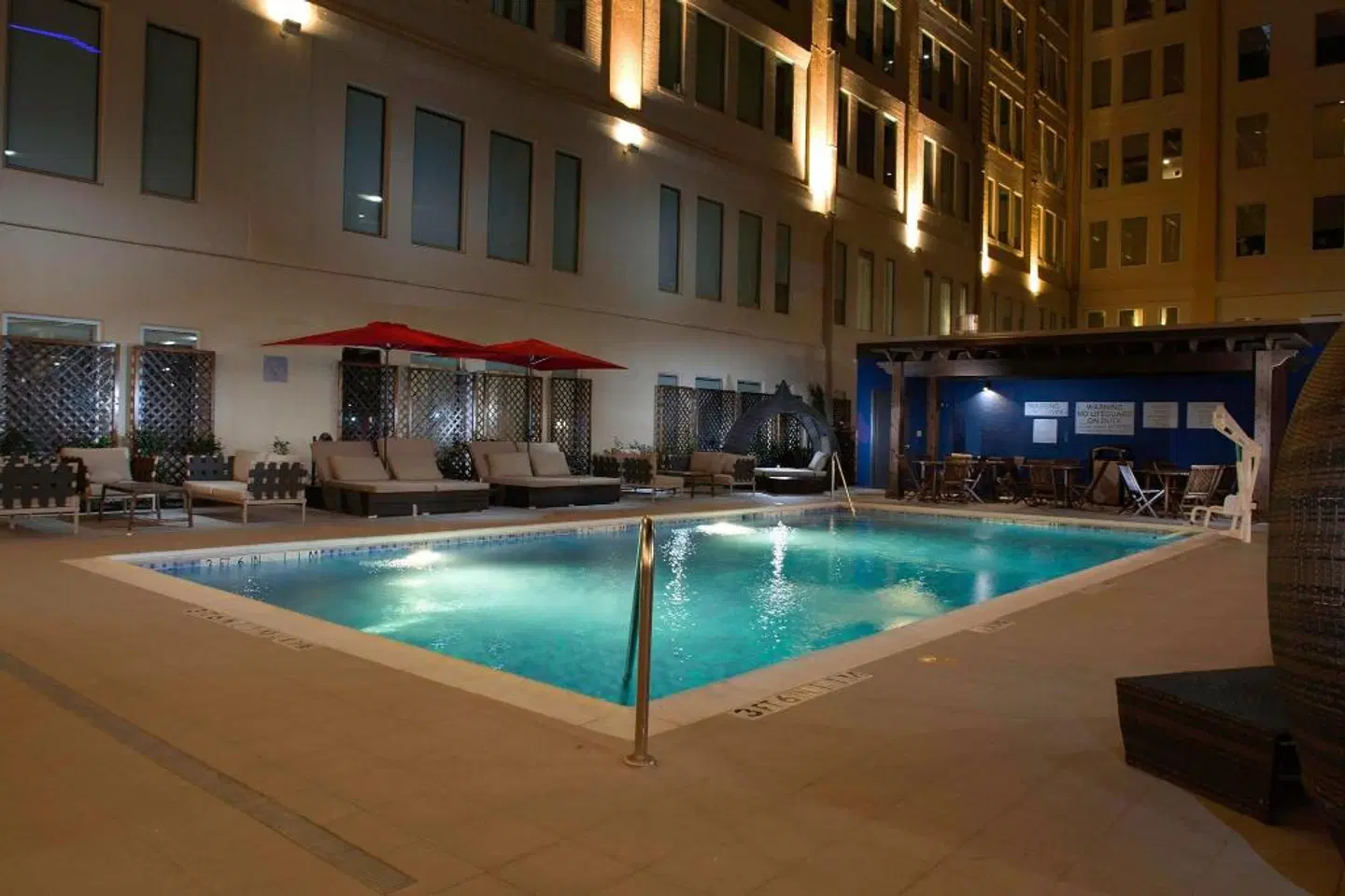 TownePlace Suites by Marriott Dallas Downtown OUTDOOR_POOL