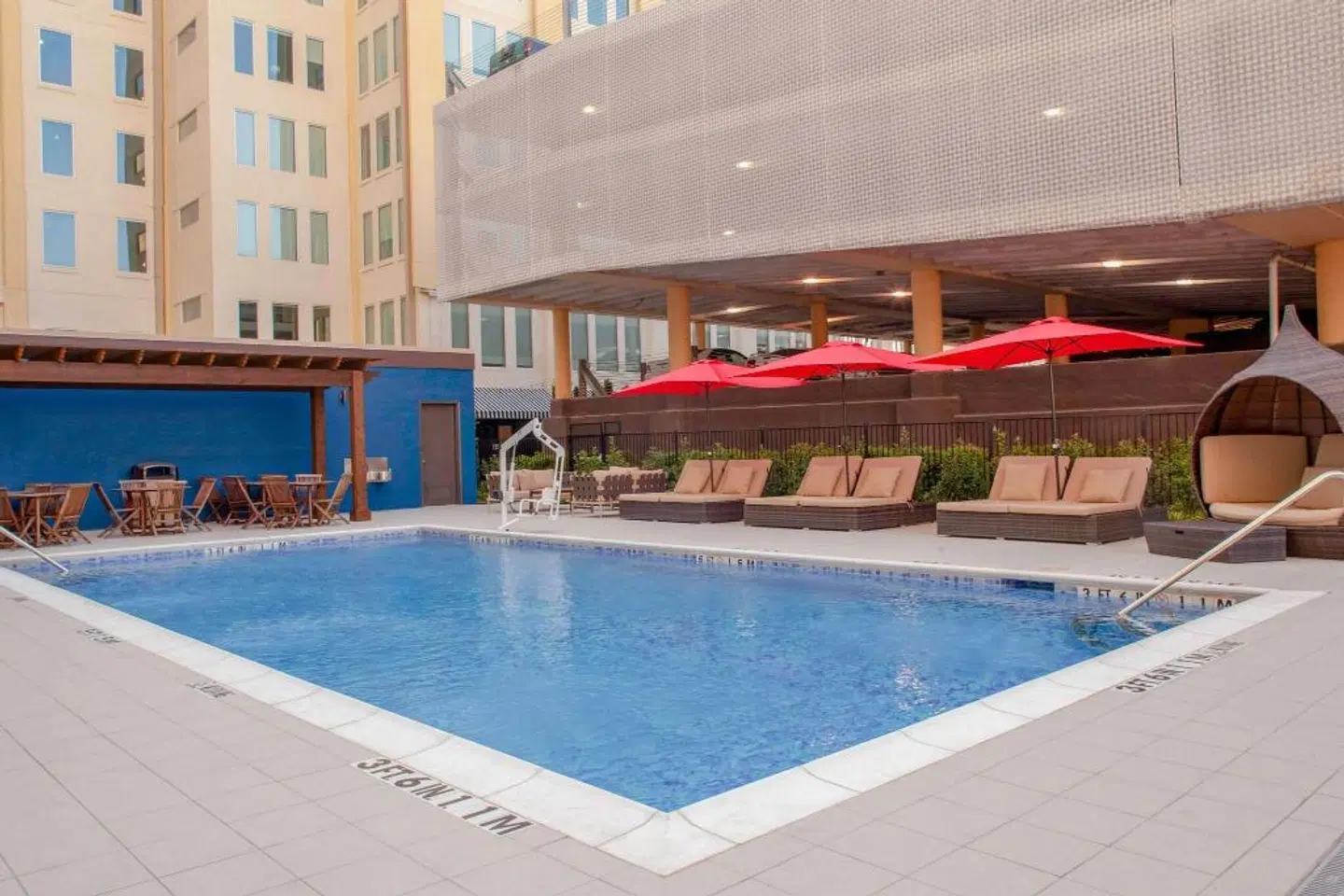 TownePlace Suites by Marriott Dallas Downtown OUTDOOR_POOL