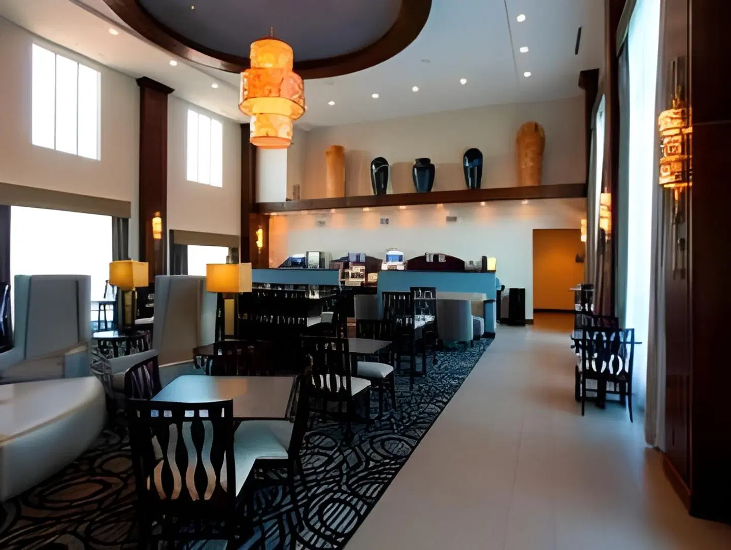 Holiday Inn Express & Suites Fredericksburg by IHG Bar