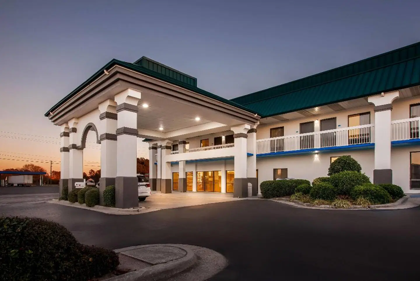 Days Inn by Wyndham Saint Pauls EXTERIOR