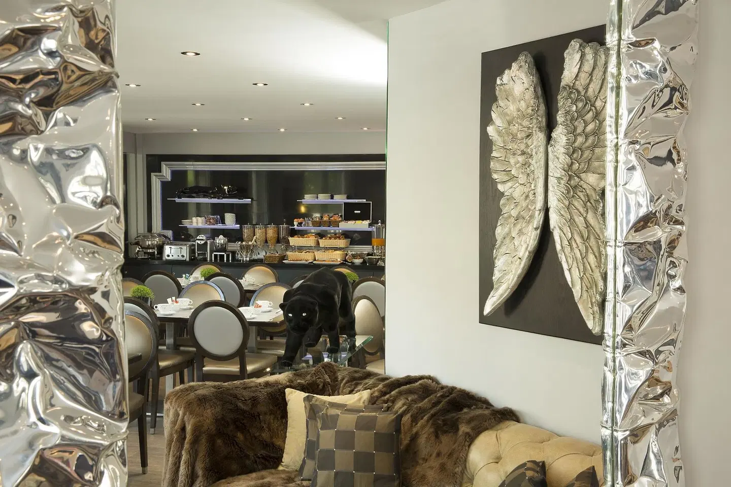 Hotel Plaza Elysées Bar