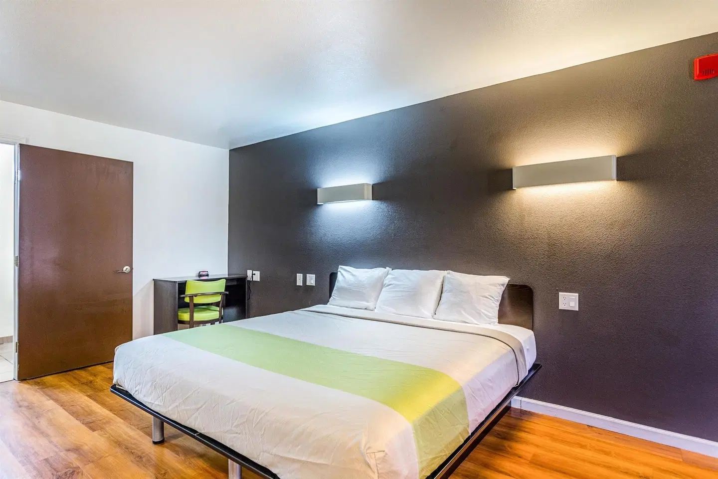 Studio 6 San Antonio, TX - Airport ROOM_EXAMPLE