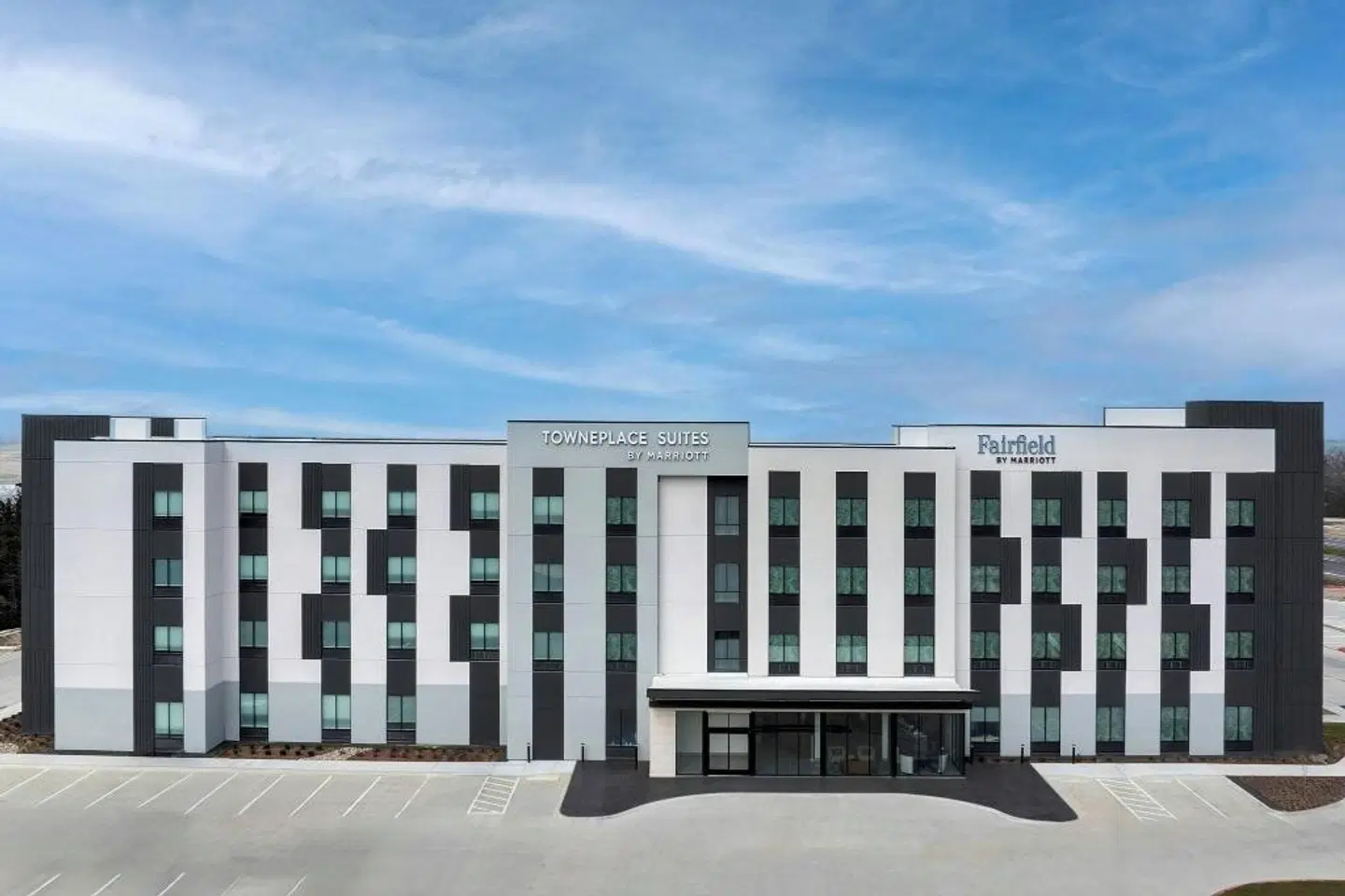 Fairfield by Marriott Inn & Suites Paris EXTERIOR