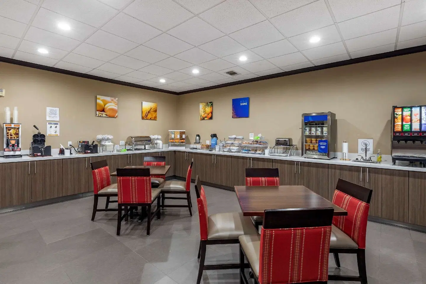 Comfort Suites Near Baylor University Bar