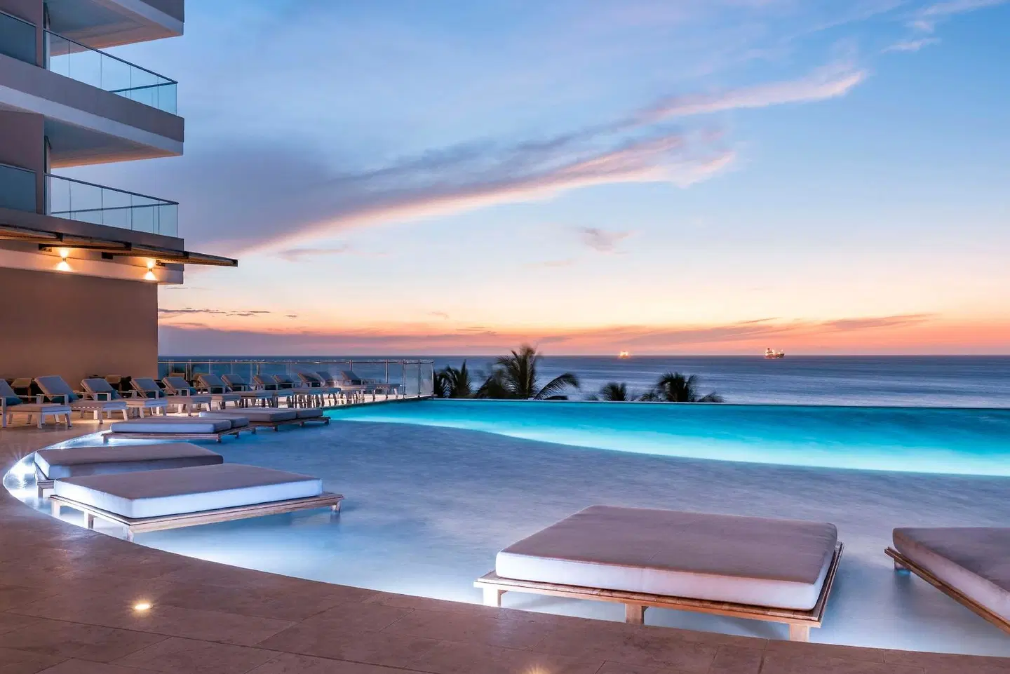 Hilton Santa Marta OUTDOOR_POOL