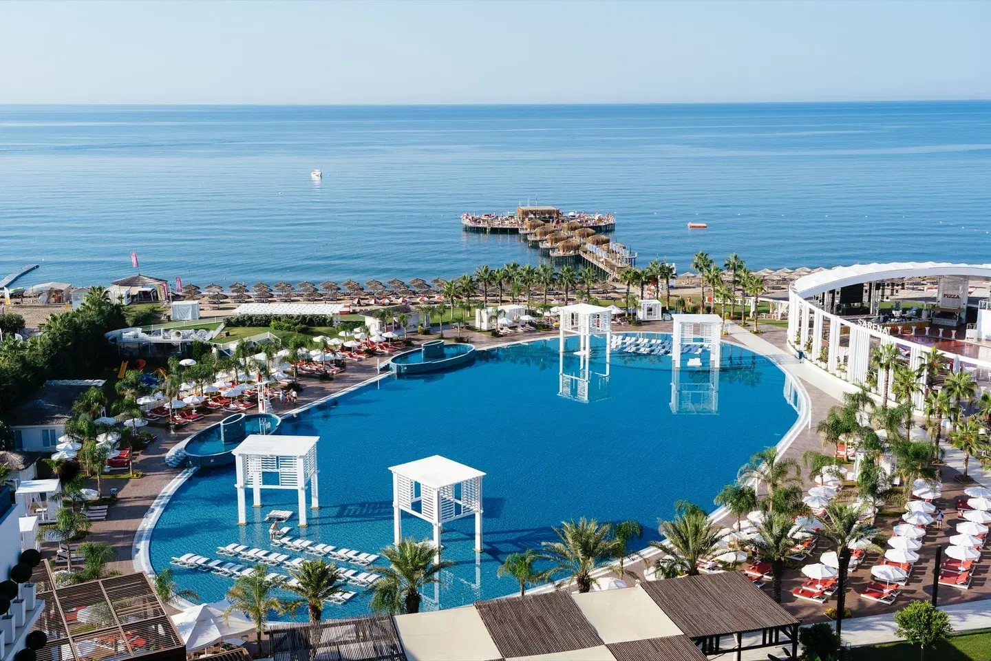 Selectum Luxury Resort OUTDOOR_POOL