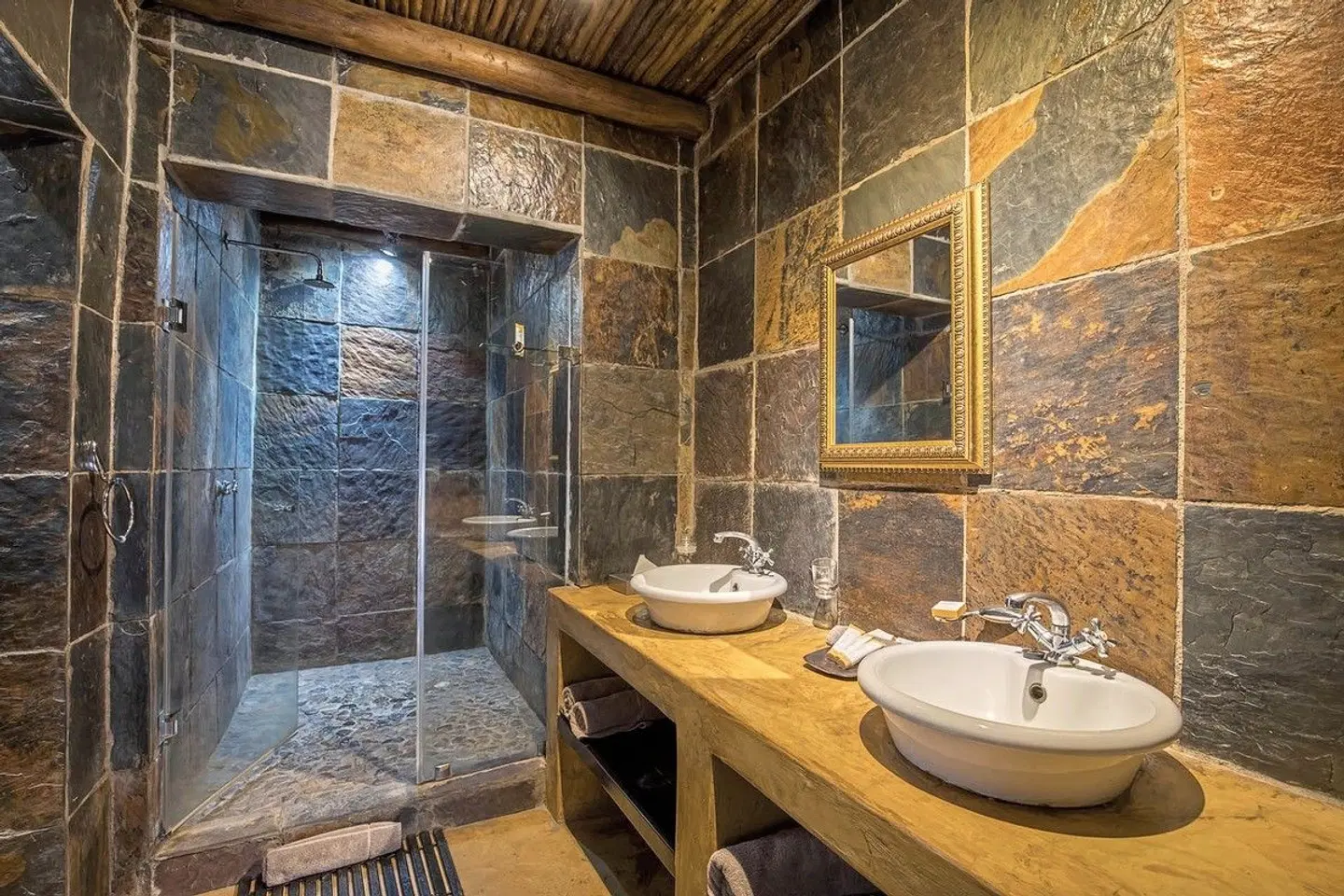 Shiduli Private Game Lodge Badezimmer