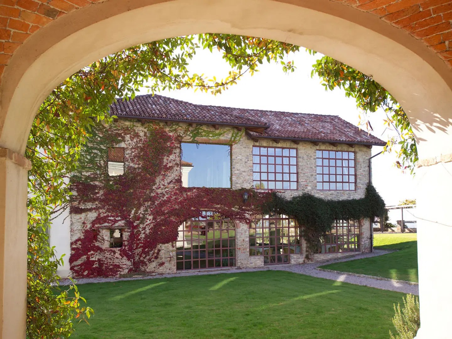 Hotel Poderi Luigi Einaudi EXTERIOR