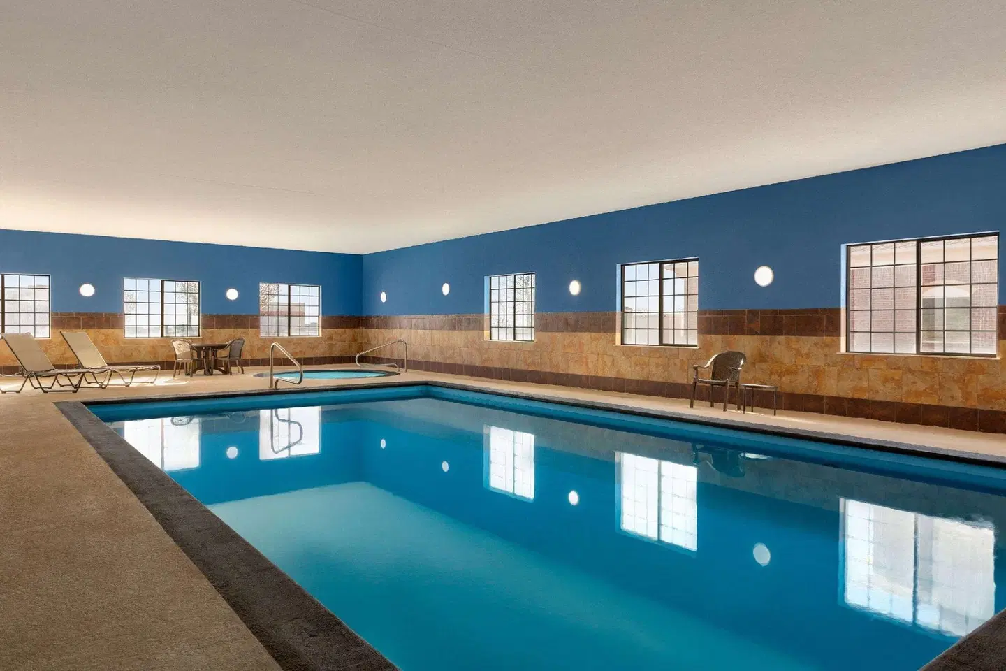 La Quinta Inn & Suites by Wyndham Dumas Hallenbad
