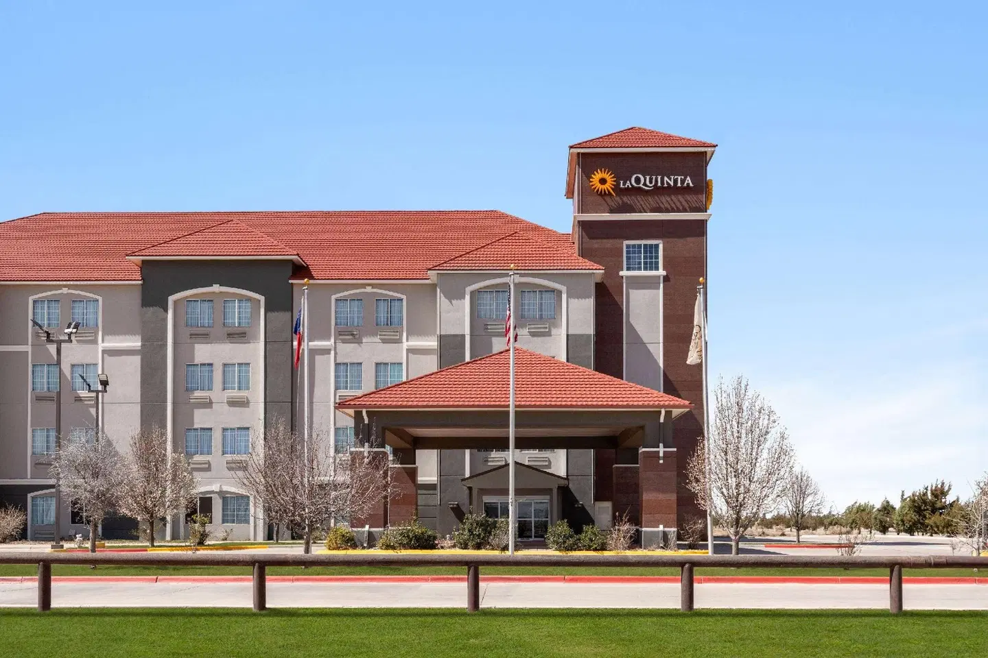 La Quinta Inn & Suites by Wyndham Dumas EXTERIOR